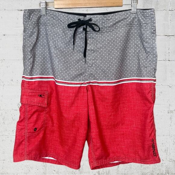 O’Neill Red & Grey Polkadot Surf Swim Board Shorts Size 34 - Picture 2 of 10